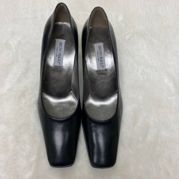 BRUNO MAGLI Spoon Heel Classic Pumps, Like NEW, size 7 B, Made In‎ Italy - Picture 1 of 9